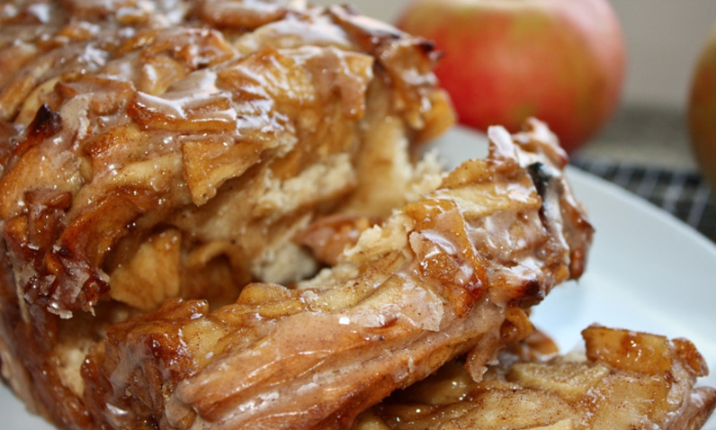 easy family apple cinnamon loaf