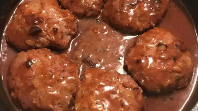 hamburger steak with anions and gravy