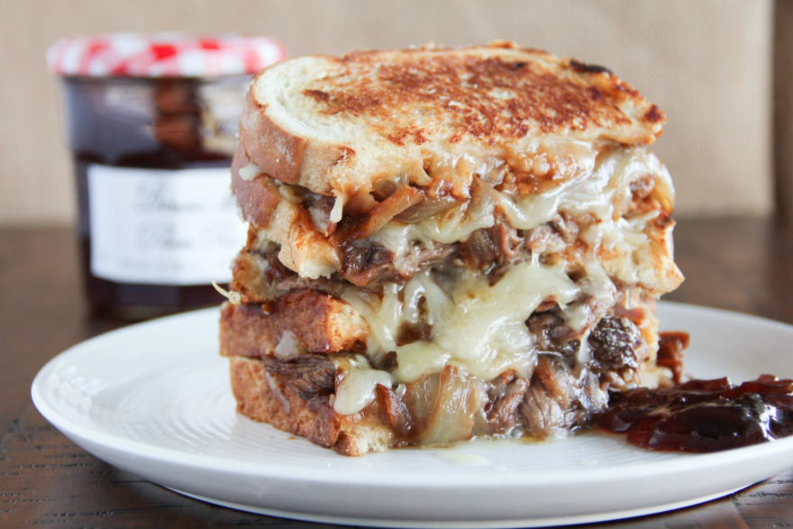 Grilled Cheese With Smoked Pulled Beff