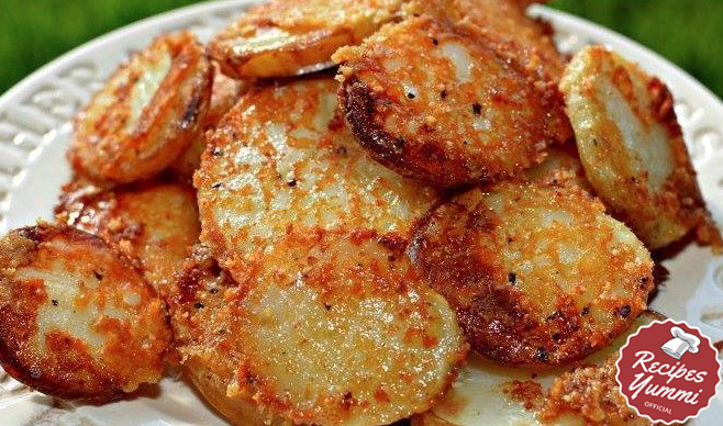 Crispy Crunchy Parmesan Potatoes