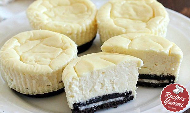 Lighter Mini Cheesecakes With Oreo Crust