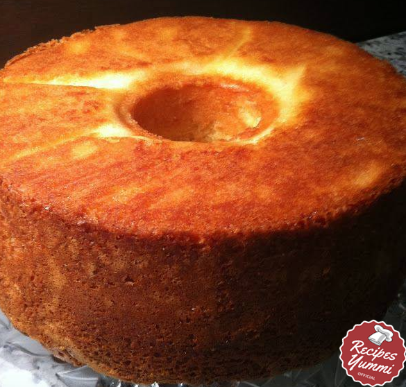 Old Fashioned Sour Cream Pound Cake